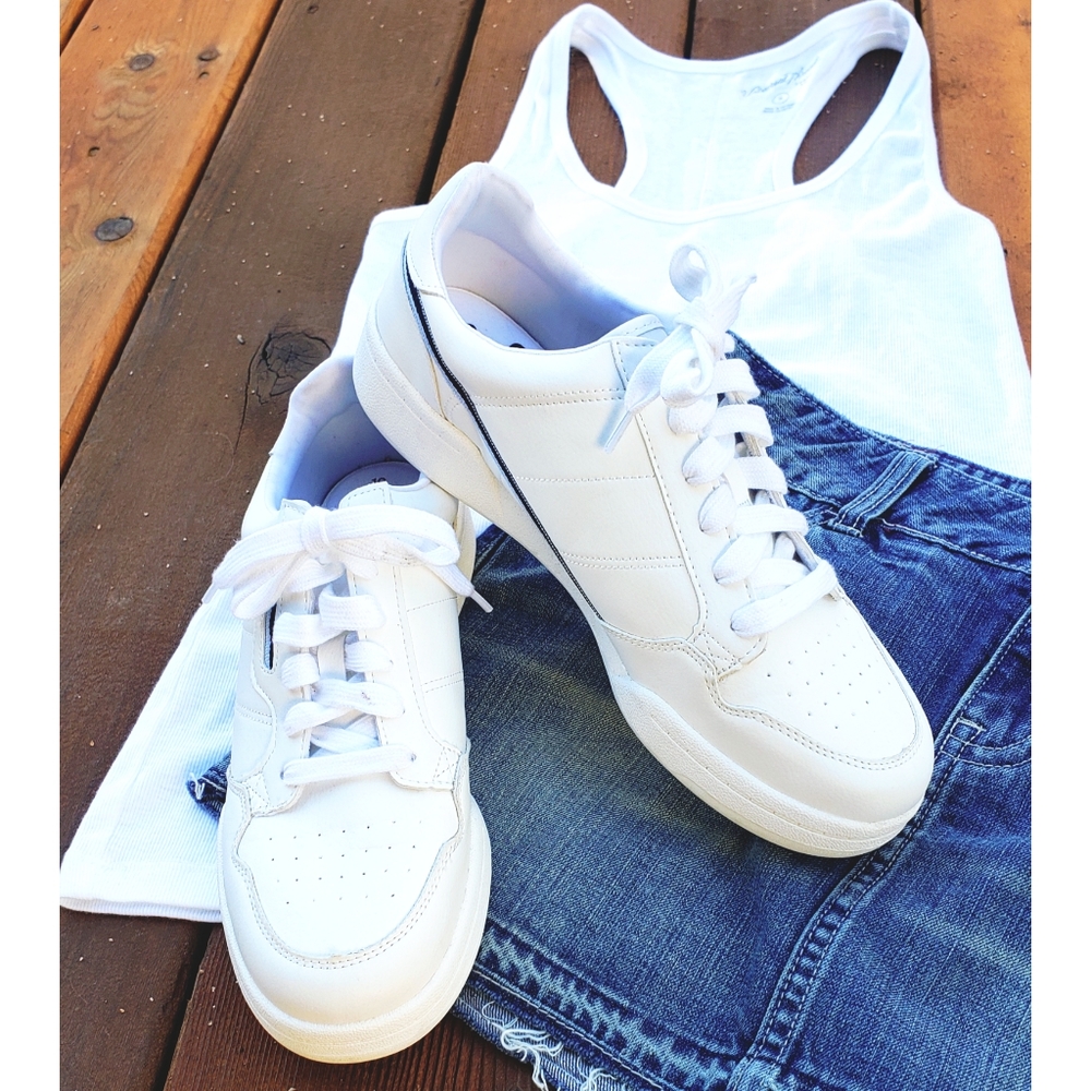 Bloggers Fav Athletic Works Sneakers for Denim 10 - Picture 4 of 10